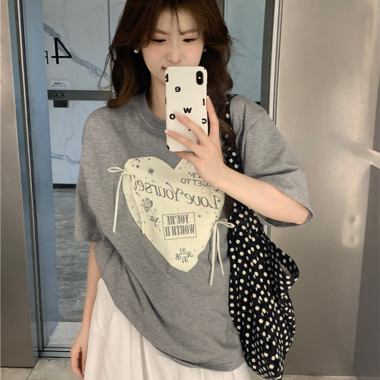 T-shirt da donna con fiocco con stampa cuore Kawaii
