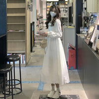 Robe longue à manches longues et ourlet en dentelle de style coréen pour femmes