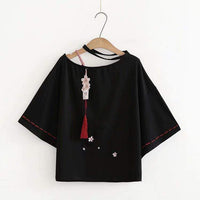 Kawaiifashion negro Harajuku Sakura bordado con borlas camisetas rasgadas para mujer