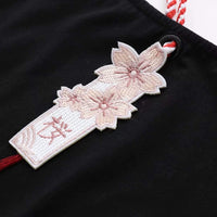 Kawaiifashion negro Harajuku Sakura bordado con borlas camisetas rasgadas para mujer