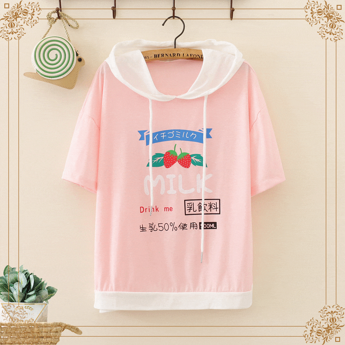 Kawaiifashion T-shirts imprimés au lait de fraise Kawaii pour femmes avec capuche