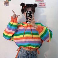 Top in maglia con cappuccio a righe arcobaleno moda coreana da donna