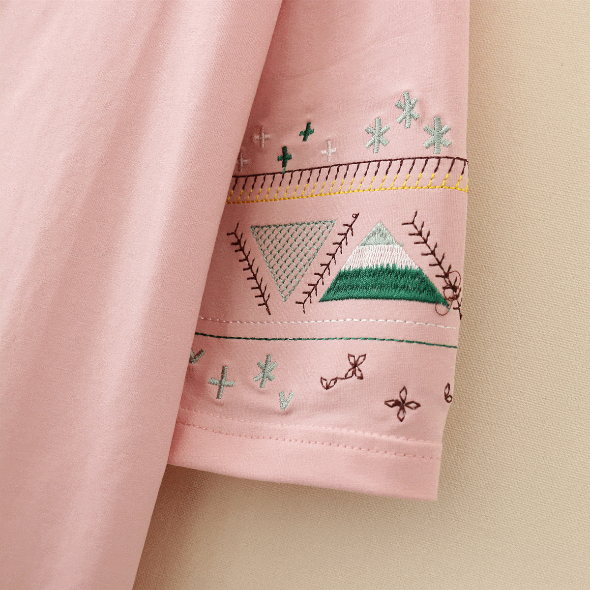 Kawaiifashion Women's Sweet Mountain Embroidered Loose Tees 