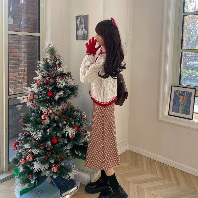 Kawaiifashion Women's Vintage Contrast Color Christmas Plaid Skirts And Cardigans