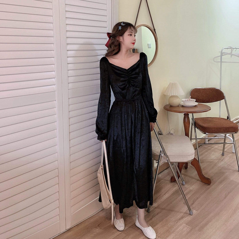 Women's Vintage High-waisted Black Velvet Dresses-Kawaiifashion